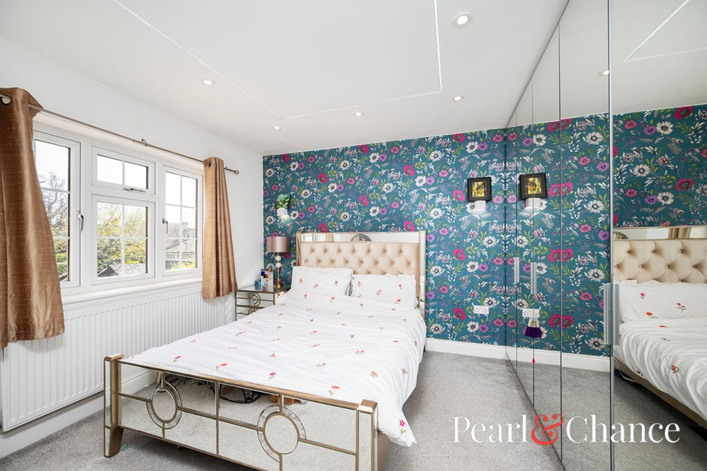 The Vale, London, NW11