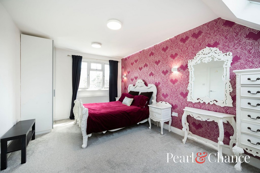 The Vale, London, NW11