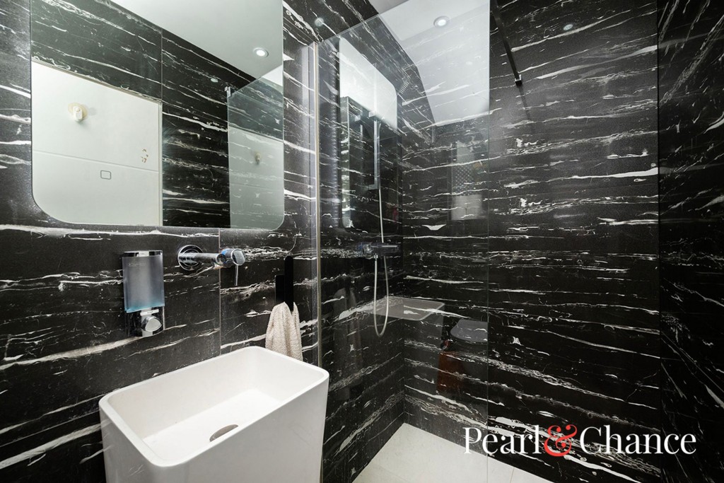 The Vale, London, NW11