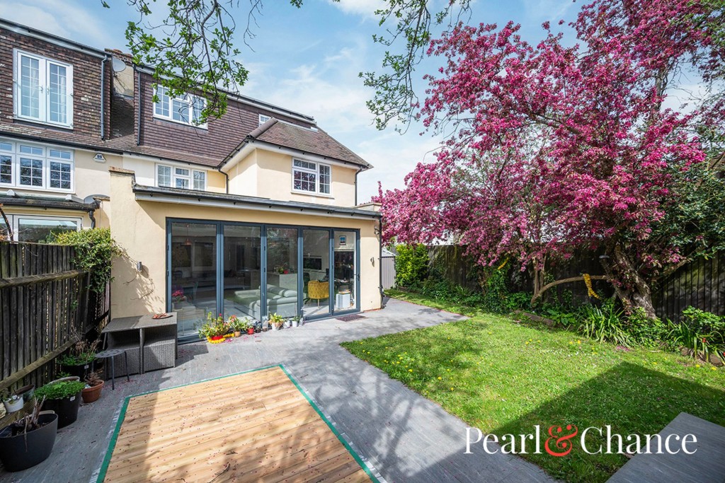 The Vale, London, NW11