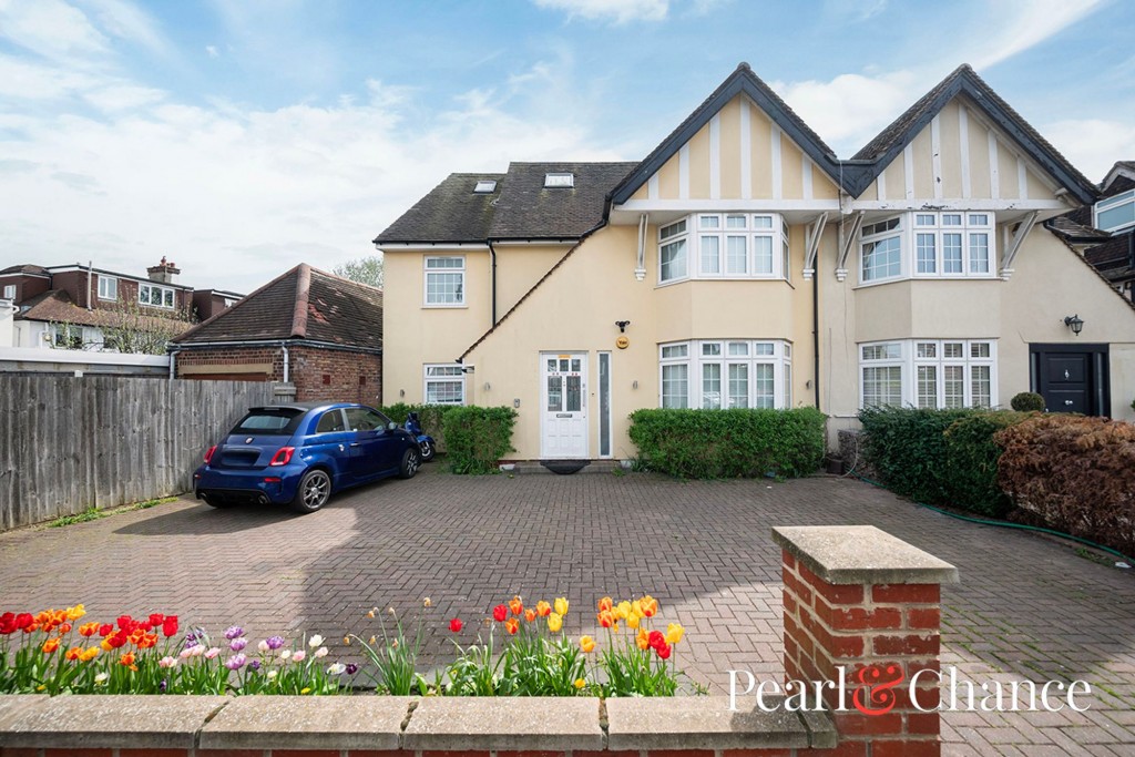 The Vale, London, NW11