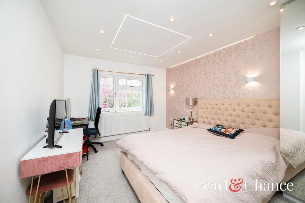 The Vale, London, NW11