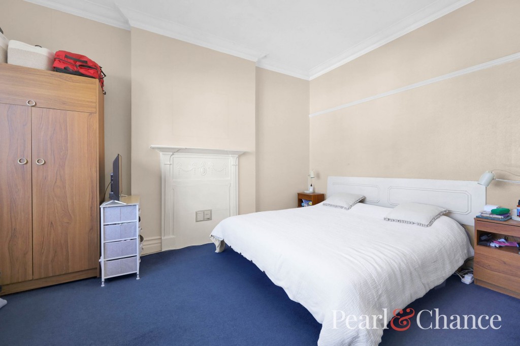 Ravenscroft Avenue, London, NW11