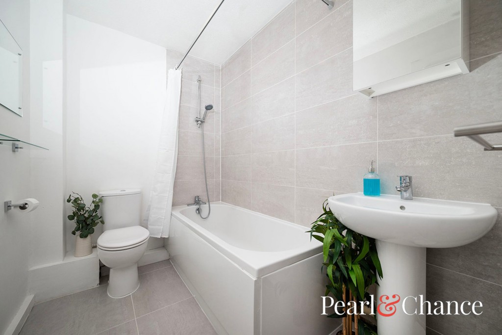 Hamlet Square, London, NW2