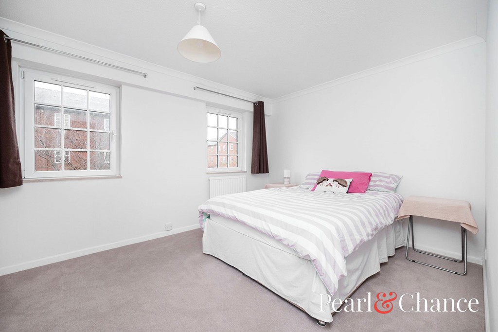 Hamlet Square, London, NW2