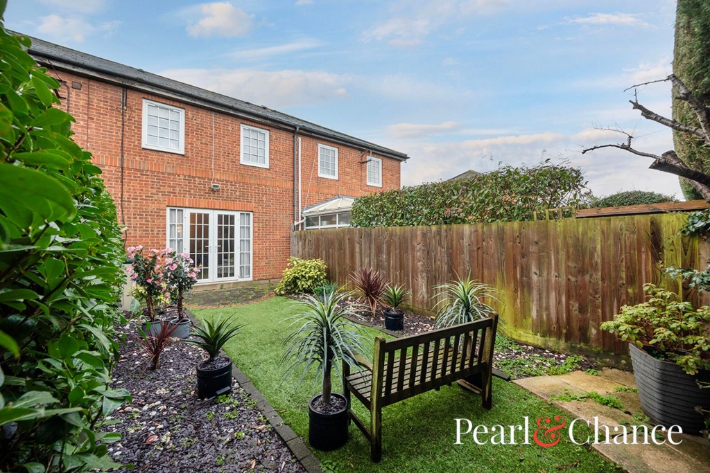 Hamlet Square, London, NW2