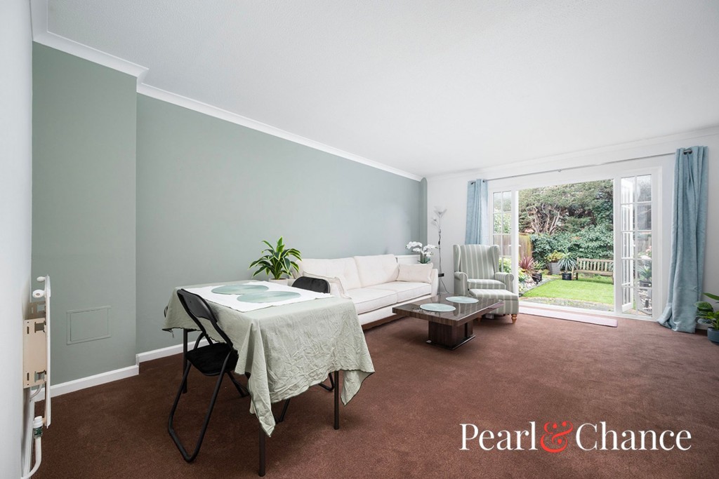 Hamlet Square, London, NW2