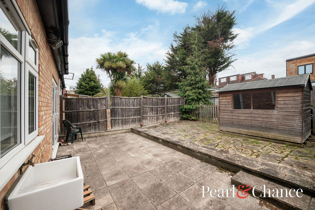 Montpelier Rise, London, NW11