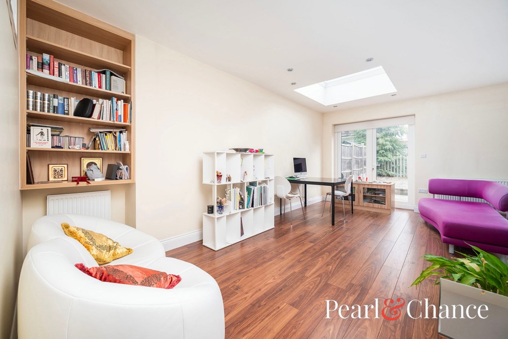 Montpelier Rise, London, NW11