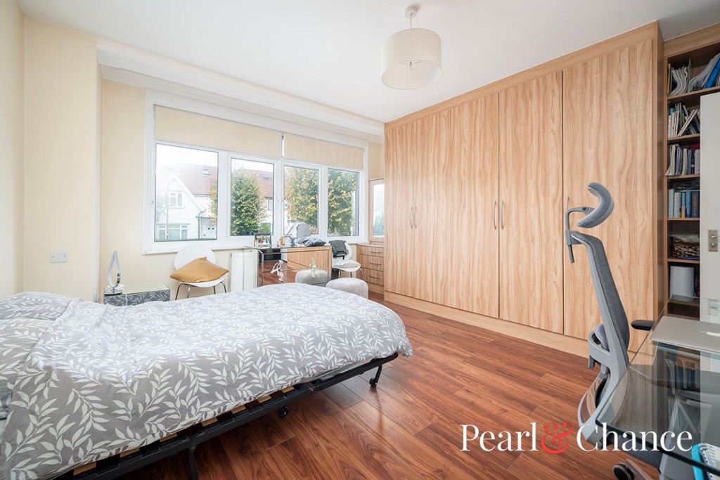 Montpelier Rise, London, NW11