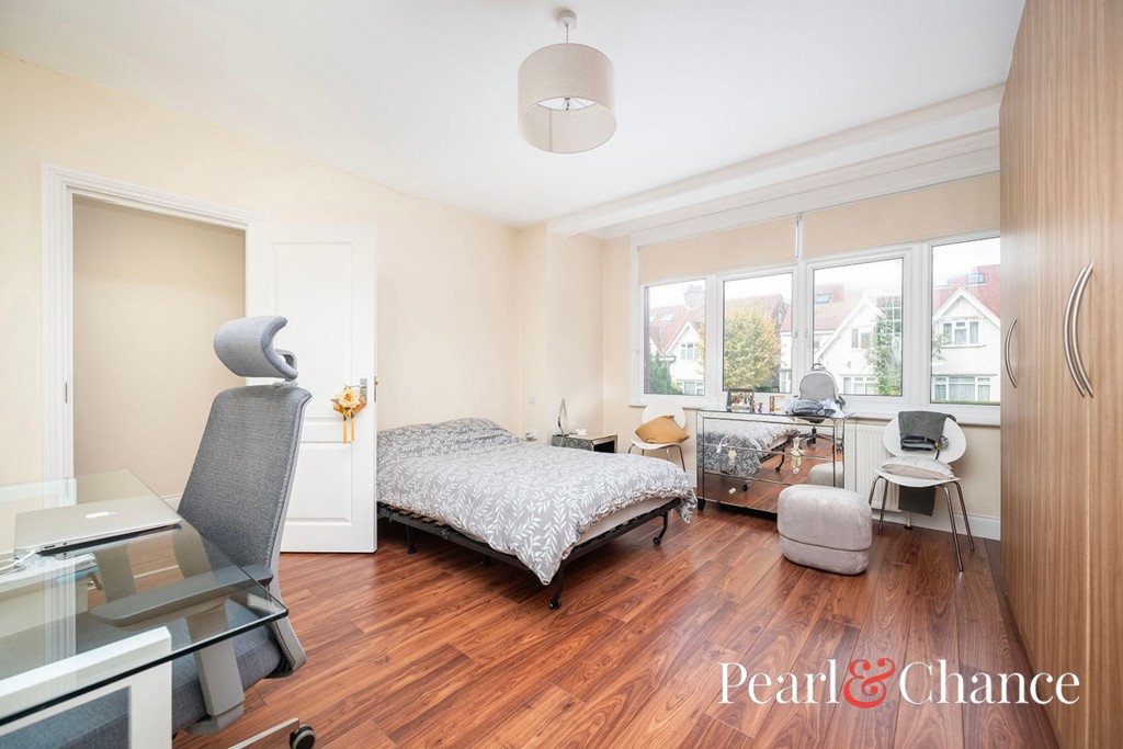 Montpelier Rise, London, NW11