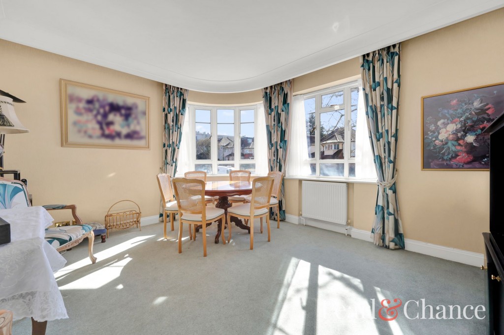 Riverside Drive, Golders Green Road, NW11