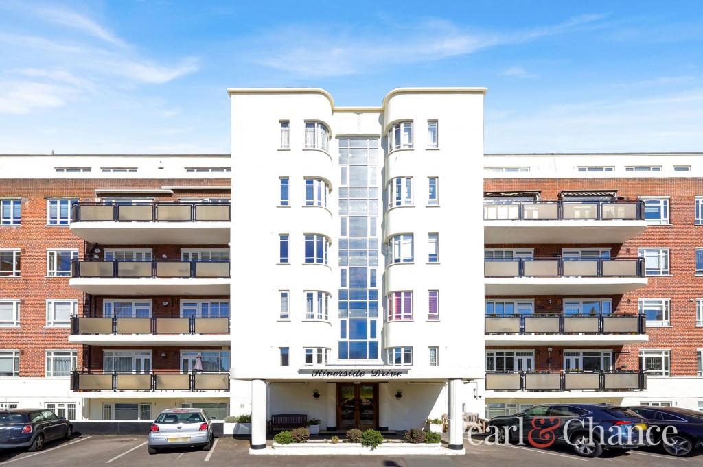 Riverside Drive, Golders Green Road, NW11