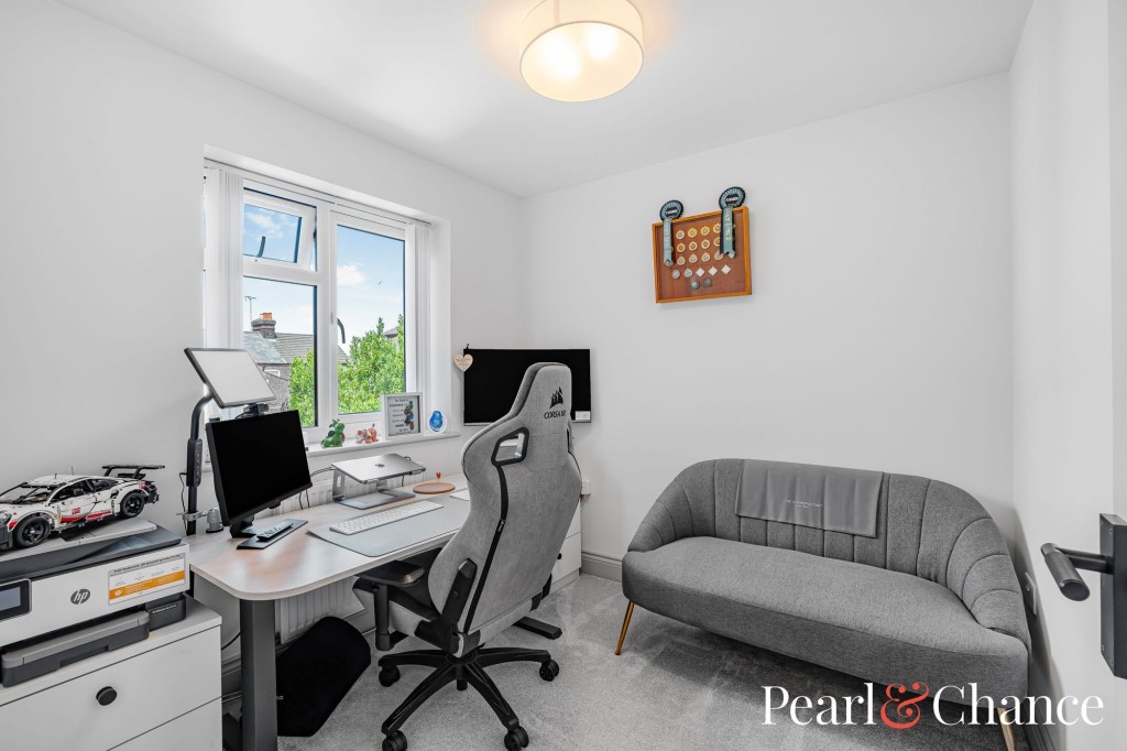 Periwinkle Lane, Dunstable, LU6
