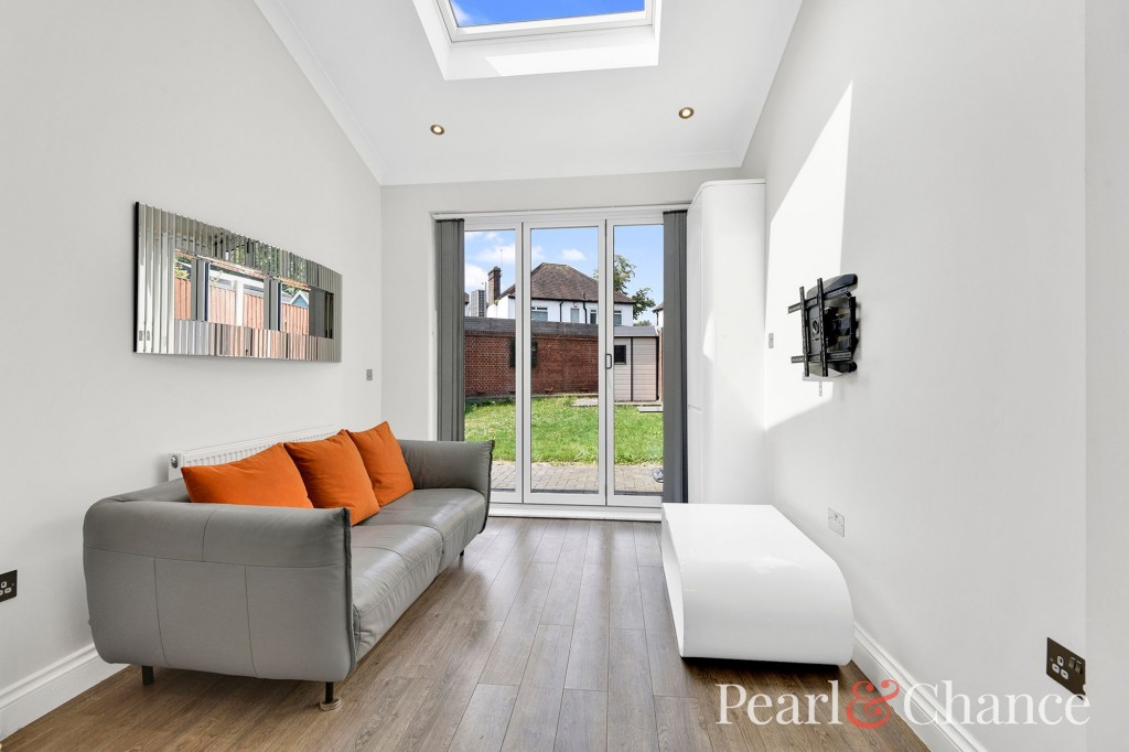 Golders Rise, London, NW4