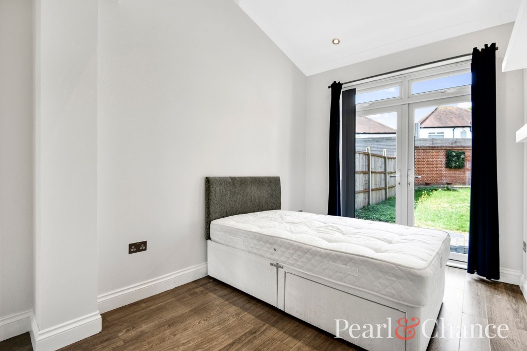 Golders Rise, London, NW4