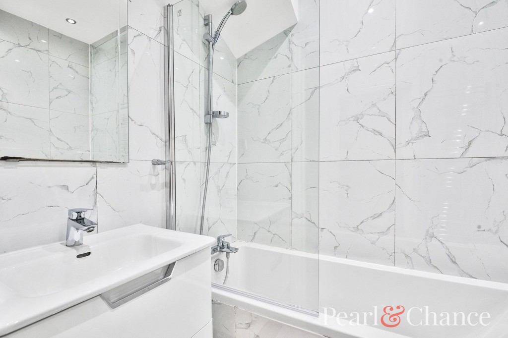 Golders Rise, London, NW4