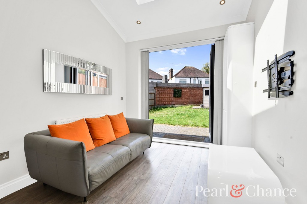 Golders Rise, London, NW4