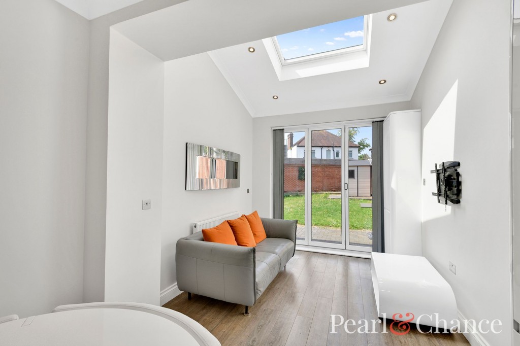 Golders Rise, London, NW4