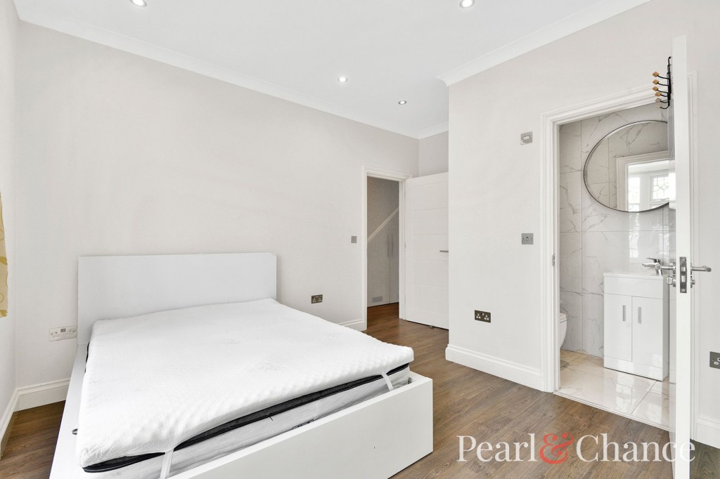 Golders Rise, London, NW4