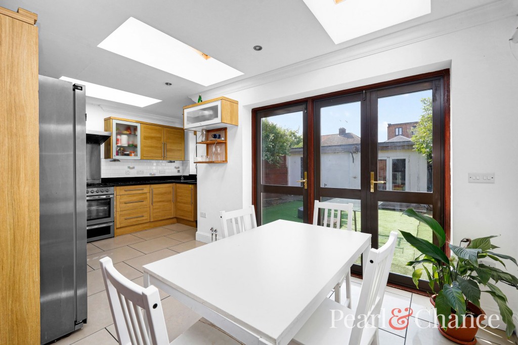 The Vale, London, NW11