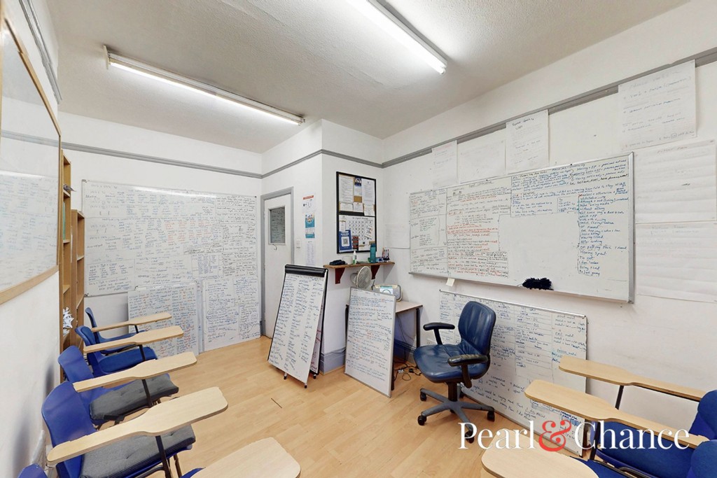 Golders Green Road, London, NW11