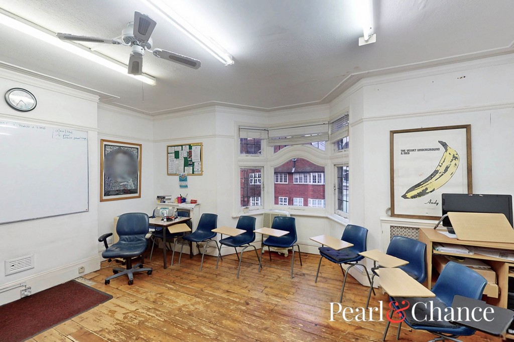 Golders Green Road, London, NW11