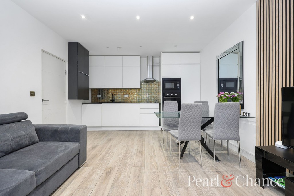 The Vale, London, NW11