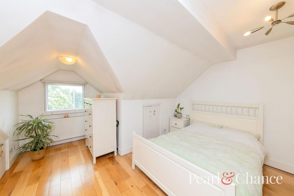 Sunny Gardens Parade, London, NW4