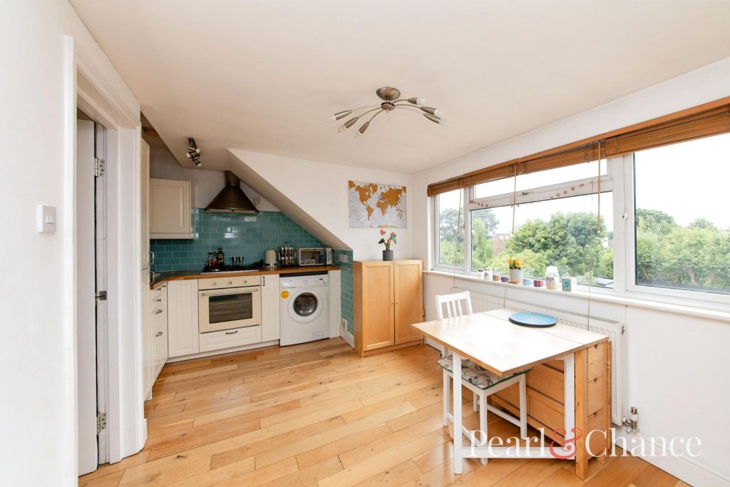 Sunny Gardens Parade, London, NW4