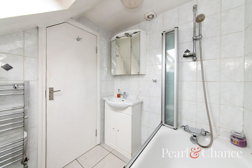 Sunny Gardens Parade, London, NW4