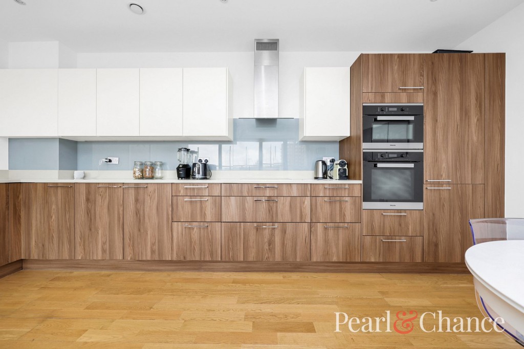 Regis Place, Llanvanor Road, NW2