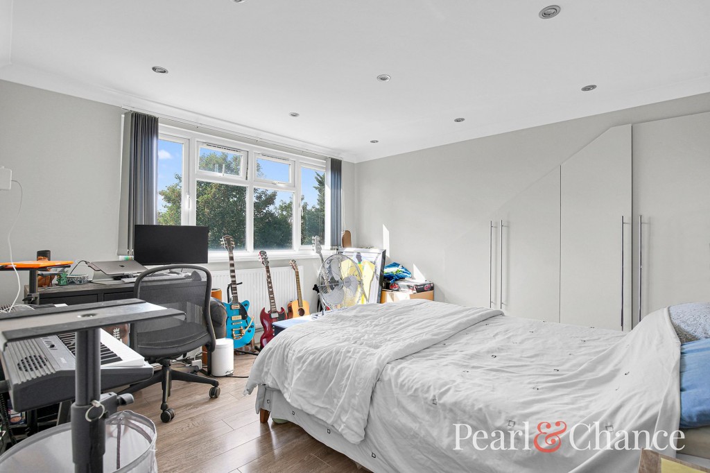 Golders Rise, London, NW4