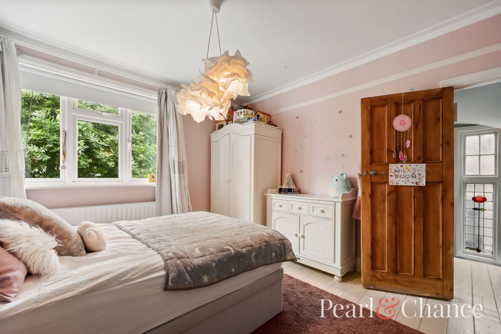 Powis Gardens, London, NW11