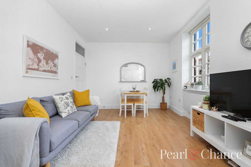 Golders Way, London, NW11