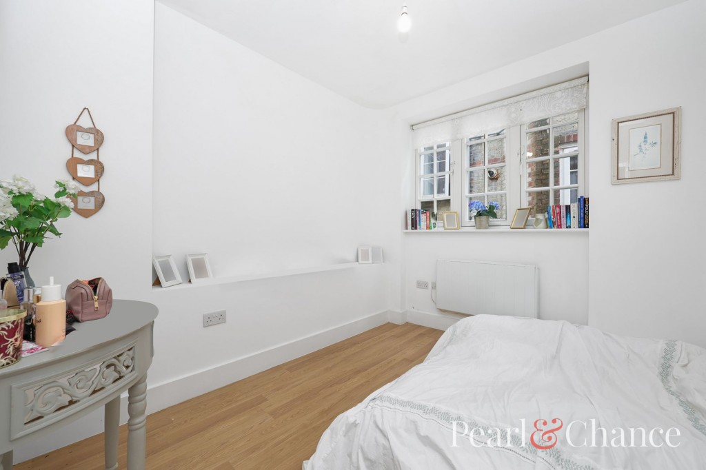 Golders Way, London, NW11