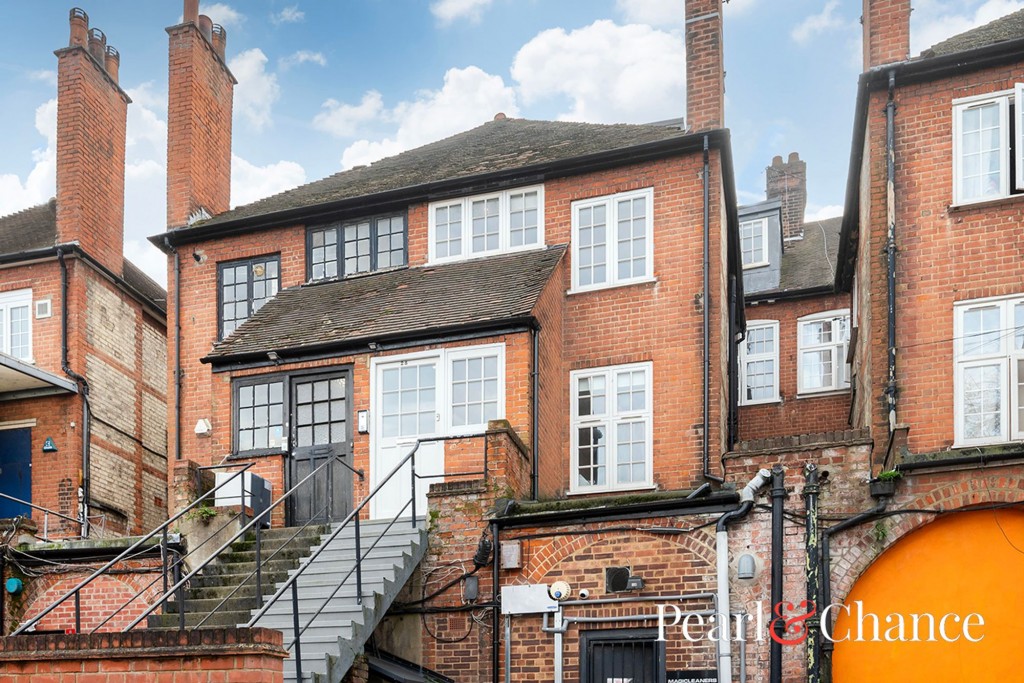 Golders Way, London, NW11