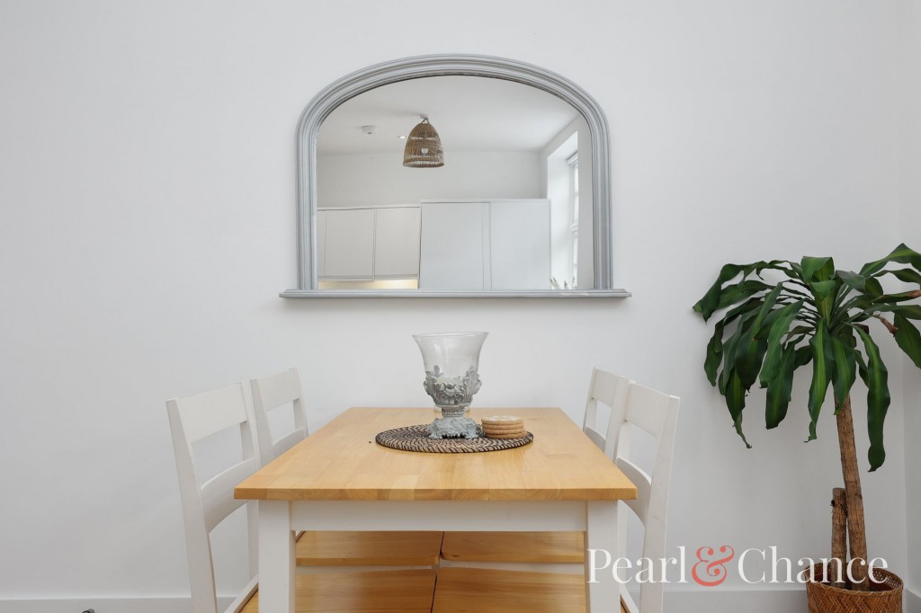 Golders Way, London, NW11
