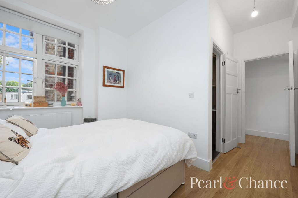 Golders Way, London, NW11