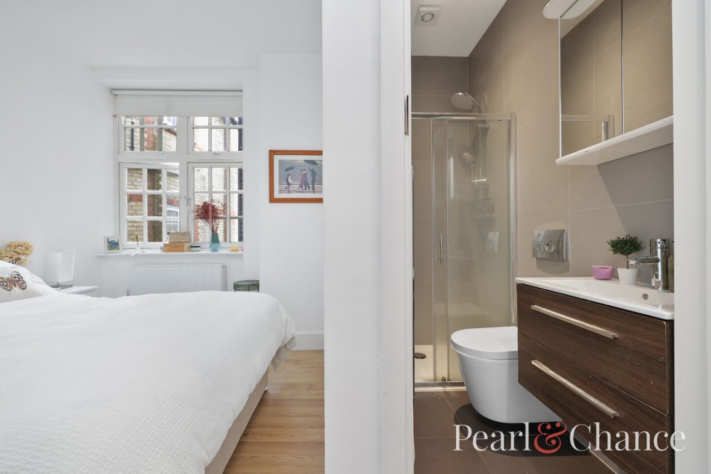 Golders Way, London, NW11