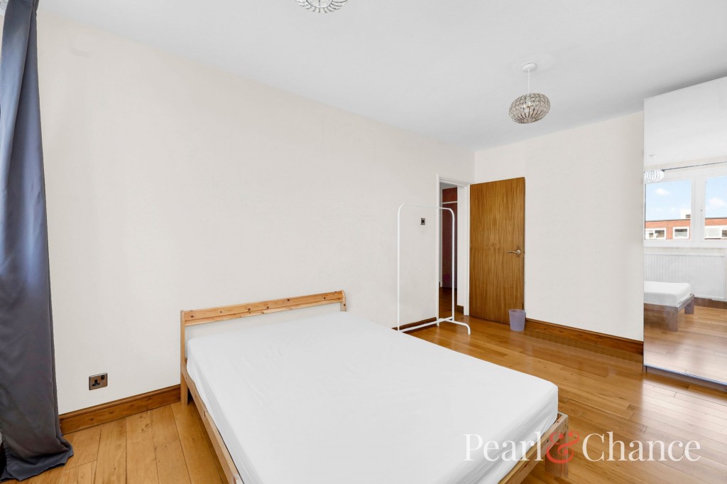 Regent Court, Ballards Lane, N3