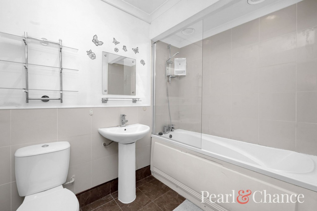 Regent Court, Ballards Lane, N3