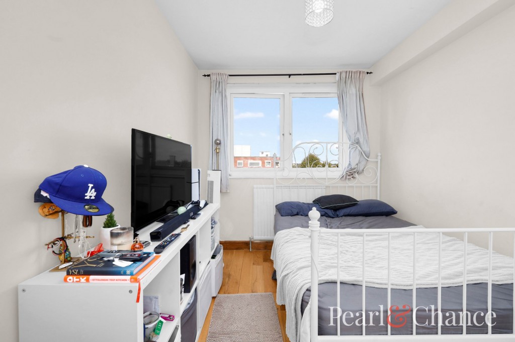 Regent Court, Ballards Lane, N3