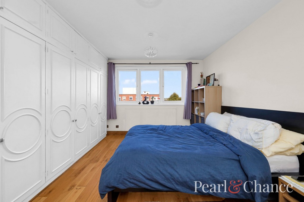 Regent Court, Ballards Lane, N3