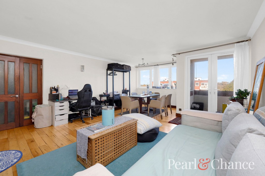 Regent Court, Ballards Lane, N3