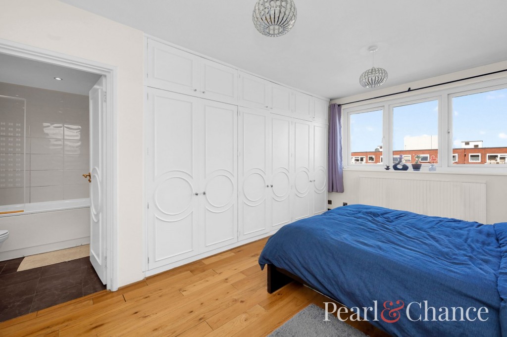 Regent Court, Ballards Lane, N3