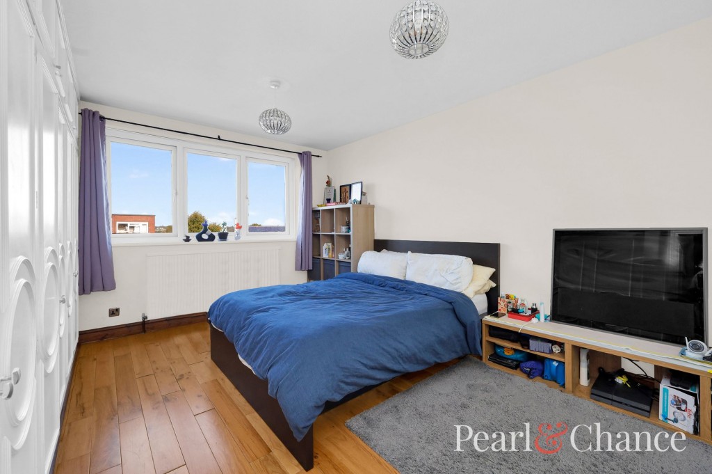 Regent Court, Ballards Lane, N3