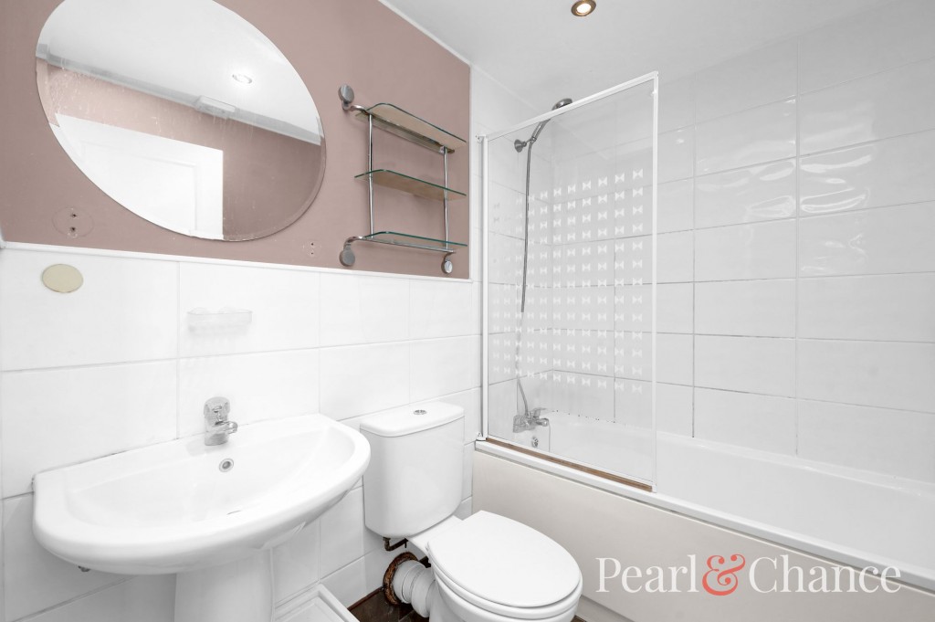 Regent Court, Ballards Lane, N3