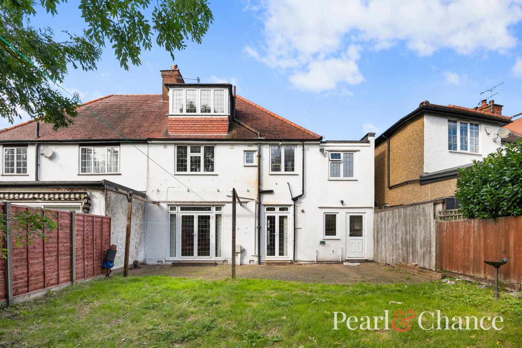 Hilltop Way, Stanmore, HA7