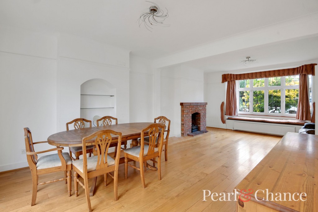 Hilltop Way, Stanmore, HA7